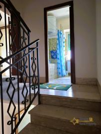 Large three-bedroom town house in habitable condition 30 minutes from the Adriatic coast. Liscia. Img20