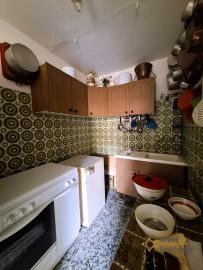 Cosy three-bedroom town house with two cellars and internal well. Castiglione Messer Marino. Img7