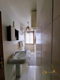 Two-bedroom stone house with garage and village view. Castiglione Messer Marino. Img12