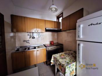 Two-bedroom stone house with garage and village view. Castiglione Messer Marino. Img5