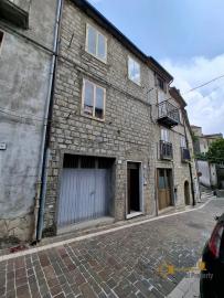 Two-bedroom stone house with garage and village view. Castiglione Messer Marino. Img18