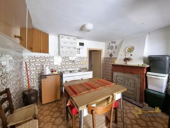 Traditional stone house with cellar and panoramic view. Salcito.