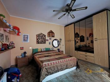 Three-bedroom town house house ready to live in. Fara San Martino. Img13