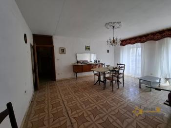 Four-bedroom character stone house to be restored. Castiglione Messer Marino. Img4