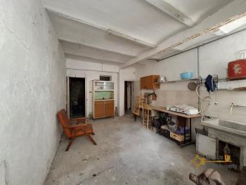 Four-bedroom character stone house to be restored. Castiglione Messer Marino. Img27