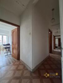 Four-bedroom character stone house to be restored. Castiglione Messer Marino. Img17