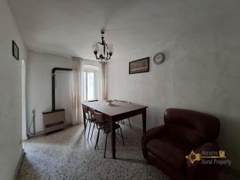 Four-bedroom character stone house to be restored. Castiglione Messer Marino. Img7