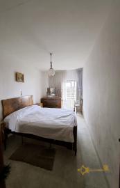 Four-bedroom character stone house to be restored. Castiglione Messer Marino. Img19