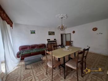 Four-bedroom character stone house to be restored. Castiglione Messer Marino. Img3