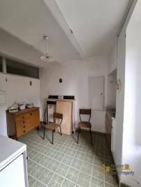 Four-bedroom character stone house to be restored. Castiglione Messer Marino. Img9