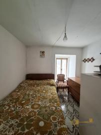 Three-bedroom traditional stone house of 120 sqm, vaulted ceilings and cellar. Castiglione Messer Marino. Img21