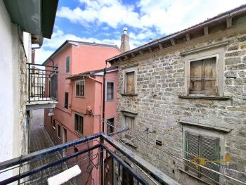 Three-bedroom traditional stone house of 120 sqm, vaulted ceilings and cellar. Castiglione Messer Marino. Img18