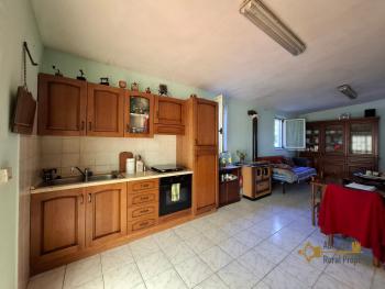 Large 240 sqm country house with terrace, panoramic balcony and land. Fossalto. Img12