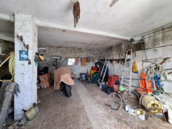 Large 240 sqm country house with terrace, panoramic balcony and land. Fossalto. Img28