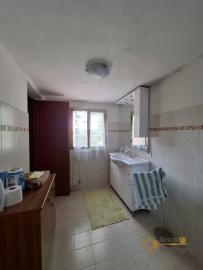 Large 240 sqm country house with terrace, panoramic balcony and land. Fossalto. Img20