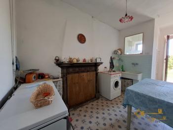 Cosy two-bedroom town house in good habitable condition. San Buono Img5
