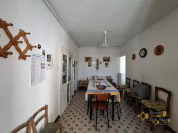 Cosy two-bedroom town house in good habitable condition. San Buono Img3