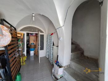 Two-bedroom town house with panoramic terrace and large cellar. Tornareccio. Img22