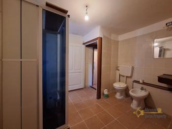 Two-bedroom town house with panoramic terrace and large cellar. Tornareccio. Img20