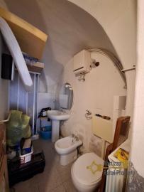 Two-bedroom town house with panoramic terrace and large cellar. Tornareccio. Img23