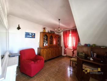 Two-bedroom town house with panoramic terrace and large cellar. Tornareccio. Img4