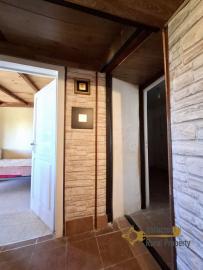 Two-bedroom town house with panoramic terrace and large cellar. Tornareccio. Img15