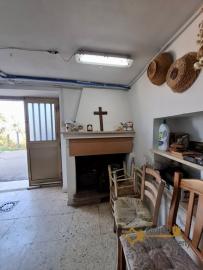 Three-bedroom town house with terrace and cellar. Montemitro Img23