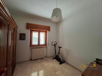 Three-bedroom town house with terrace and cellar. Montemitro Img16