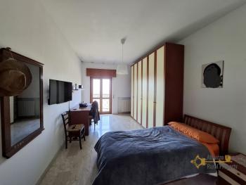 Three-bedroom town house with terrace and cellar. Montemitro Img13