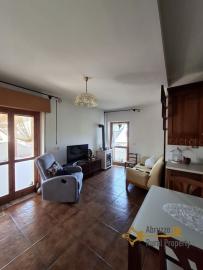 Three-bedroom town house with terrace and cellar. Montemitro Img6