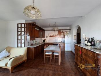 Three-bedroom town house with terrace and cellar. Montemitro Img4