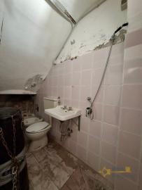 Four-bedroom character stone house with cellar and mountain view. Carunchio. Img23