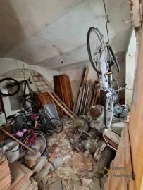 Four-bedroom character stone house with cellar and mountain view. Carunchio. Img24