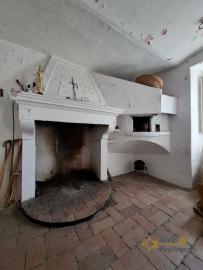 Four-bedroom character stone house with cellar and mountain view. Carunchio. Img3