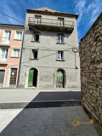 Four-bedroom character stone house with cellar and mountain view. Carunchio. Img25