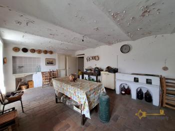 Four-bedroom character stone house with cellar and mountain view. Carunchio. Img7
