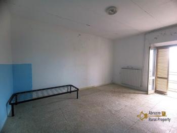 Three-bedroom stone house with panoramic balcony and two cellars.Tufillo Img19