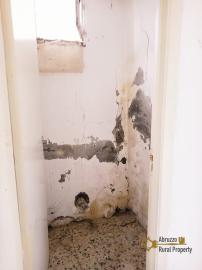 Three-bedroom stone house with panoramic balcony and two cellars.Tufillo Img11