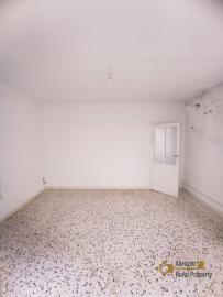 Three-bedroom stone house with panoramic balcony and two cellars.Tufillo Img37