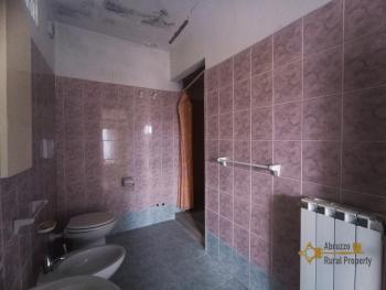 Three-bedroom stone house with panoramic balcony and two cellars.Tufillo Img25