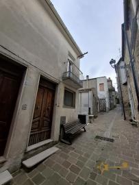 Two-bedroom town house with vaulted ceilings and cellar. Palmoli Img5