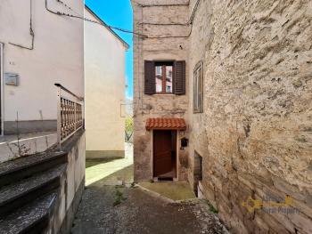 One-bedroom completely restored stone house with vaulted ceilings and cellar. Belmonte del Sannio. Img22