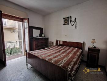 Detached, four-bedroom town house with two large cellars and back garden. Spectacular mountain view. Img18