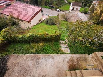 Detached, four-bedroom town house with two large cellars and back garden. Spectacular mountain view. Img6