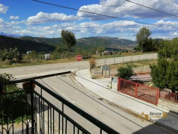 Four-bedroom town house with terrace, small garden, garage and cellar. Celenza Sul Trigno Img23