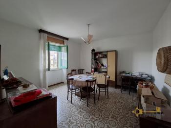 Four-bedroom town house with terrace, small garden, garage and cellar. Celenza Sul Trigno Img38