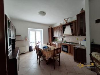 Four-bedroom town house with terrace, small garden, garage and cellar. Celenza Sul Trigno Img7