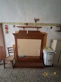 One-bedroom town house with barrel ceilings and cellar. Gissi Img4