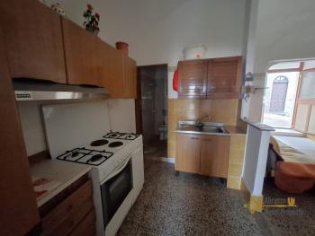 One-bedroom town house with barrel ceilings and cellar. Gissi Img6