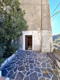 Two-bedroom town house with new kitchen, garage and beautiful panoramic view. Dogliola Img8